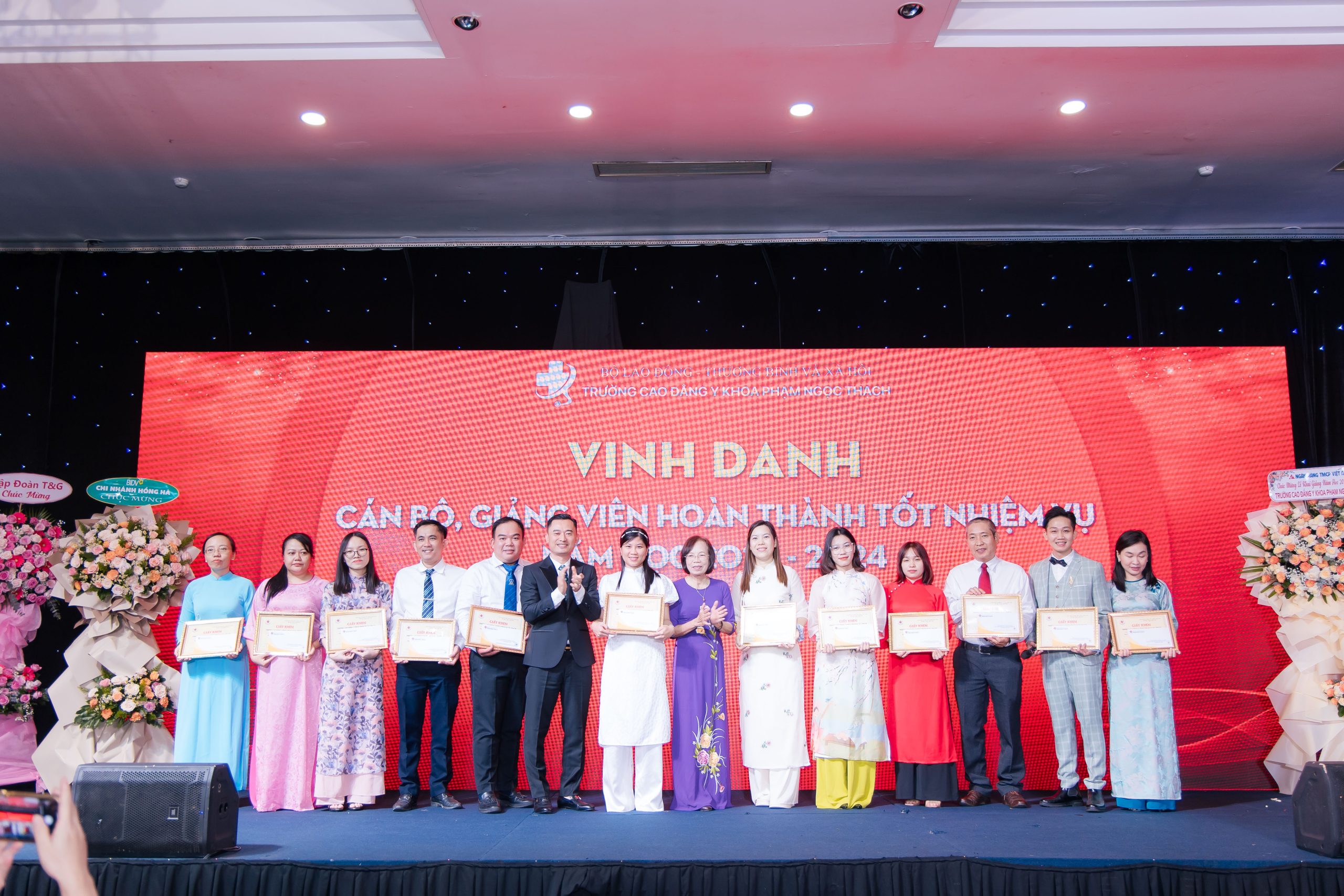 Vinh danh cán bộ, giảng viên hoàn thành xuất sắc nhiệm vụ năm học 2023 – 2024