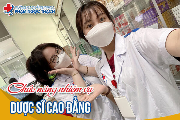 Dược sĩ Cao đẳng không chỉ cung cấp thông tin về thuốc mà còn là người tư vấn cho bệnh nhân về các vấn đề sức khỏe liên quan đến thuốc