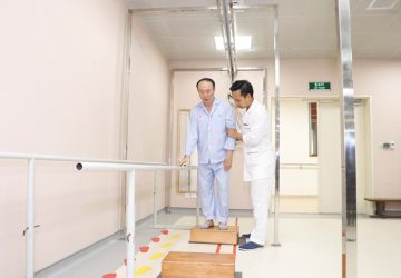 Phục hồi chức năng tiếng Anh là gì? Các từ vựng chuyên ngành