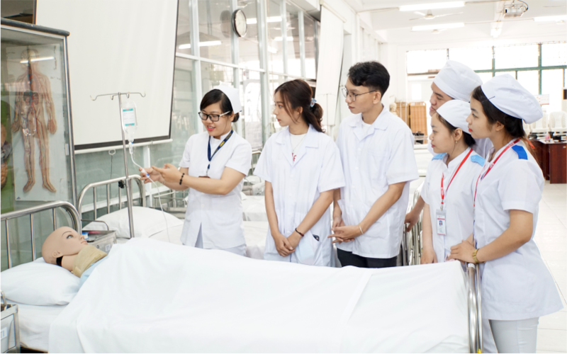 Trình độ Cao đẳng giúp Điều dưỡng viên có một nền tảng vững chắc trong nghề