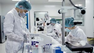 Mỗi dược chất đều được nghiên cứu, thử nghiệm và kiểm nghiệm chặt chẽ trước khi được sử dụng trong ngành công nghiệp dược phẩm