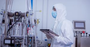 Nhân viên QA cần sở hữu cả kiến thức chuyên môn và kỹ năng mềm để đảm bảo hiệu quả trong công tác quản lý chất lượng
